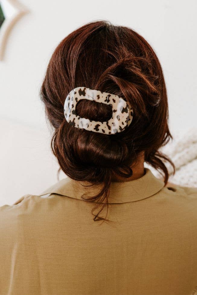 Blonde Tortoise Medium Round Flat Hair Clip