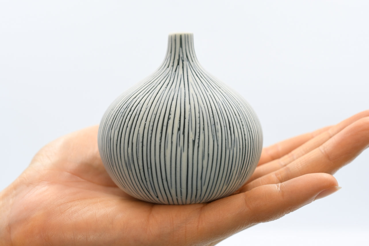 Porcelain Bud Vase Congo Tiny (Small) - White with Black Organic Lines