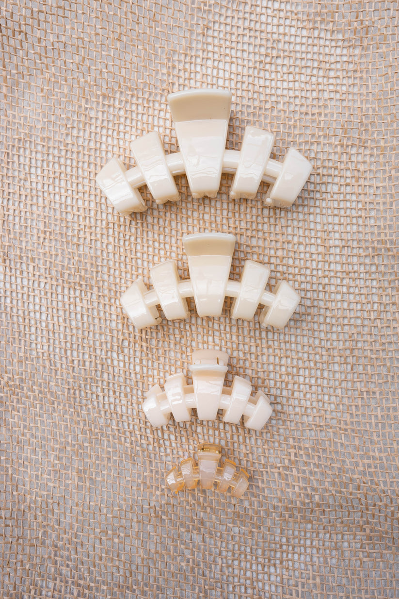 Classic Almond Beige Tiny Claw Hair Clip
