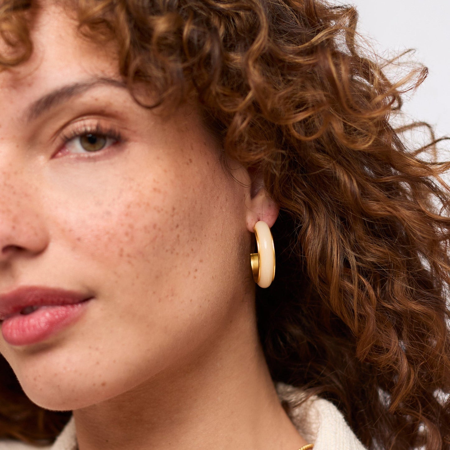 Carnaby Ivory Hoop Small