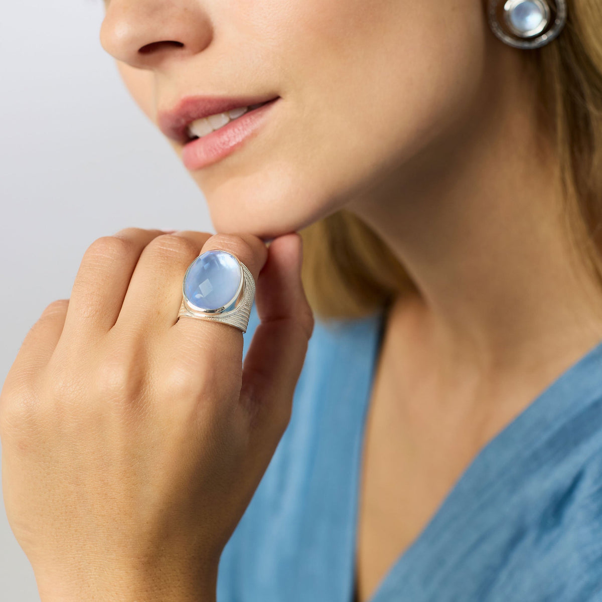 Verona Statement Ring Silver - Iridescent Chalcedony Blue
