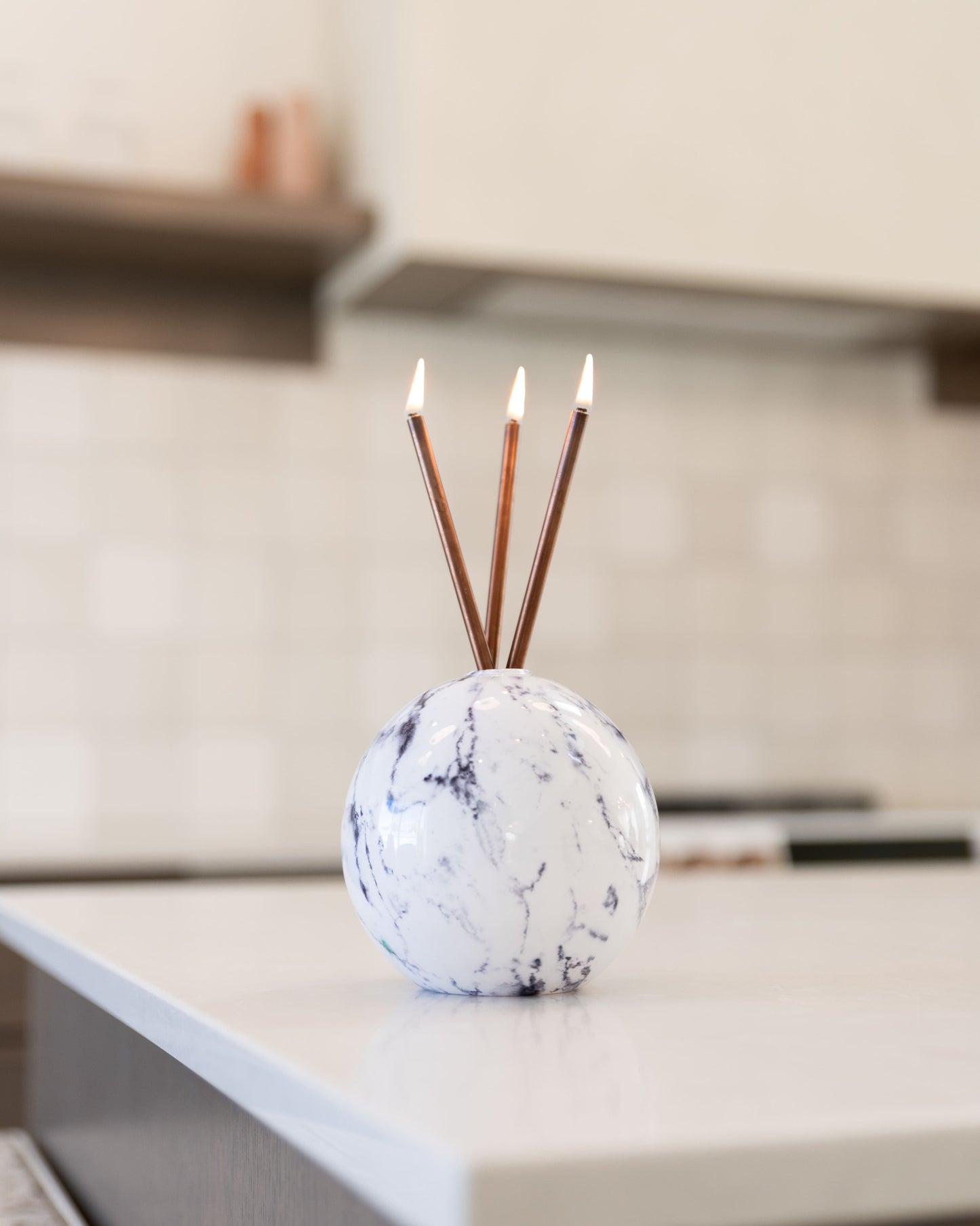 Everlasting Candle - Neva Vase White Marble