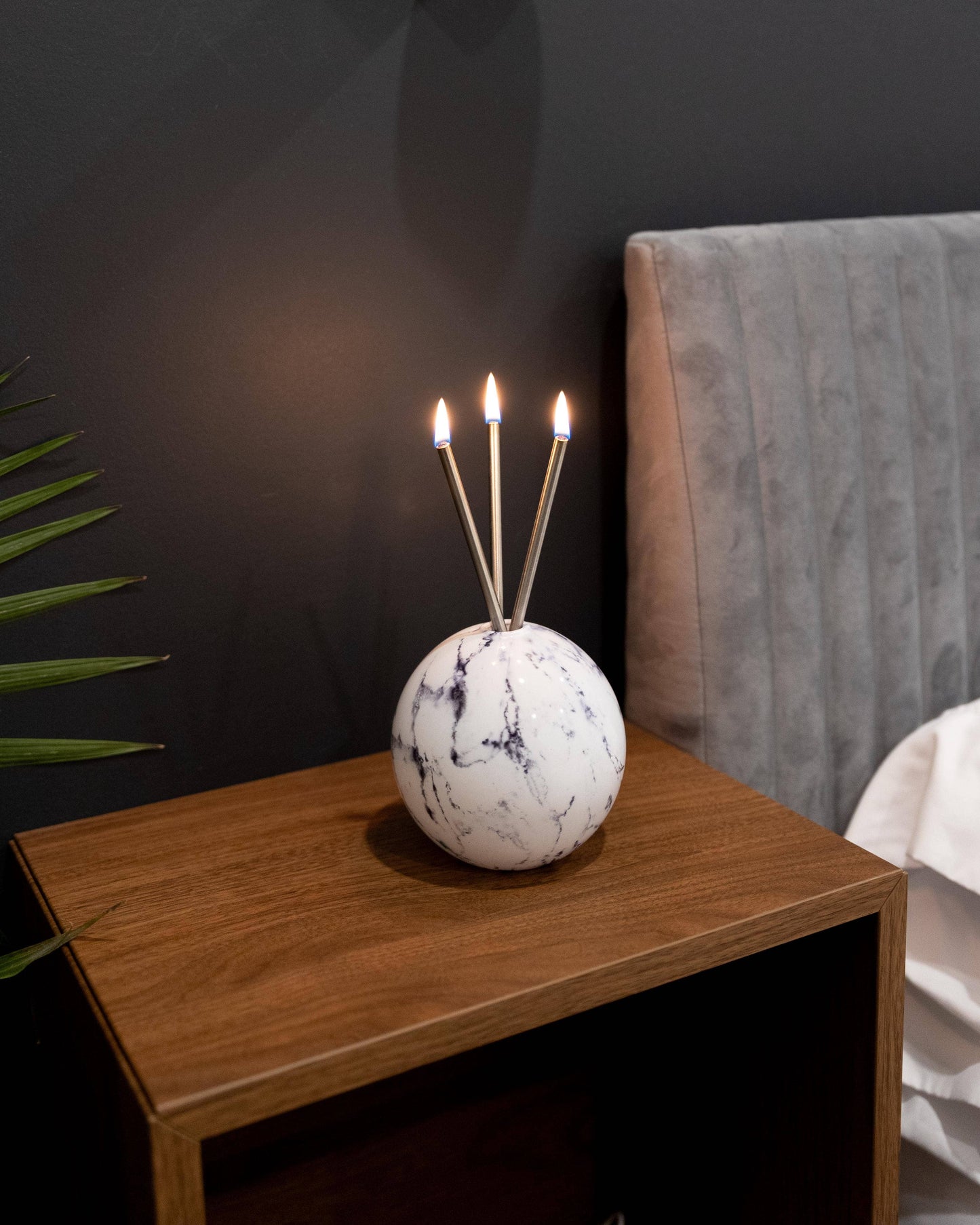 Everlasting Candle - Neva Vase White Marble