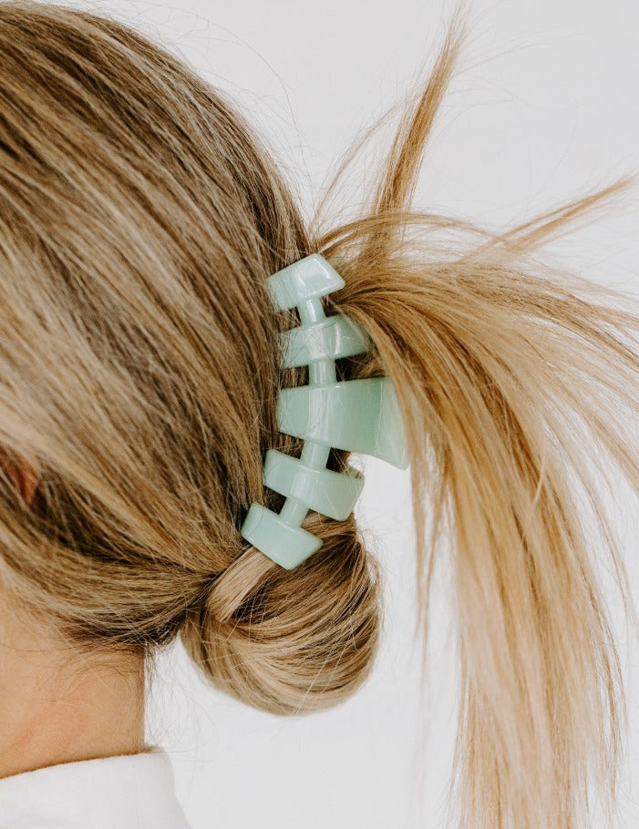 Classic Almond Beige Medium Claw Hair Clip