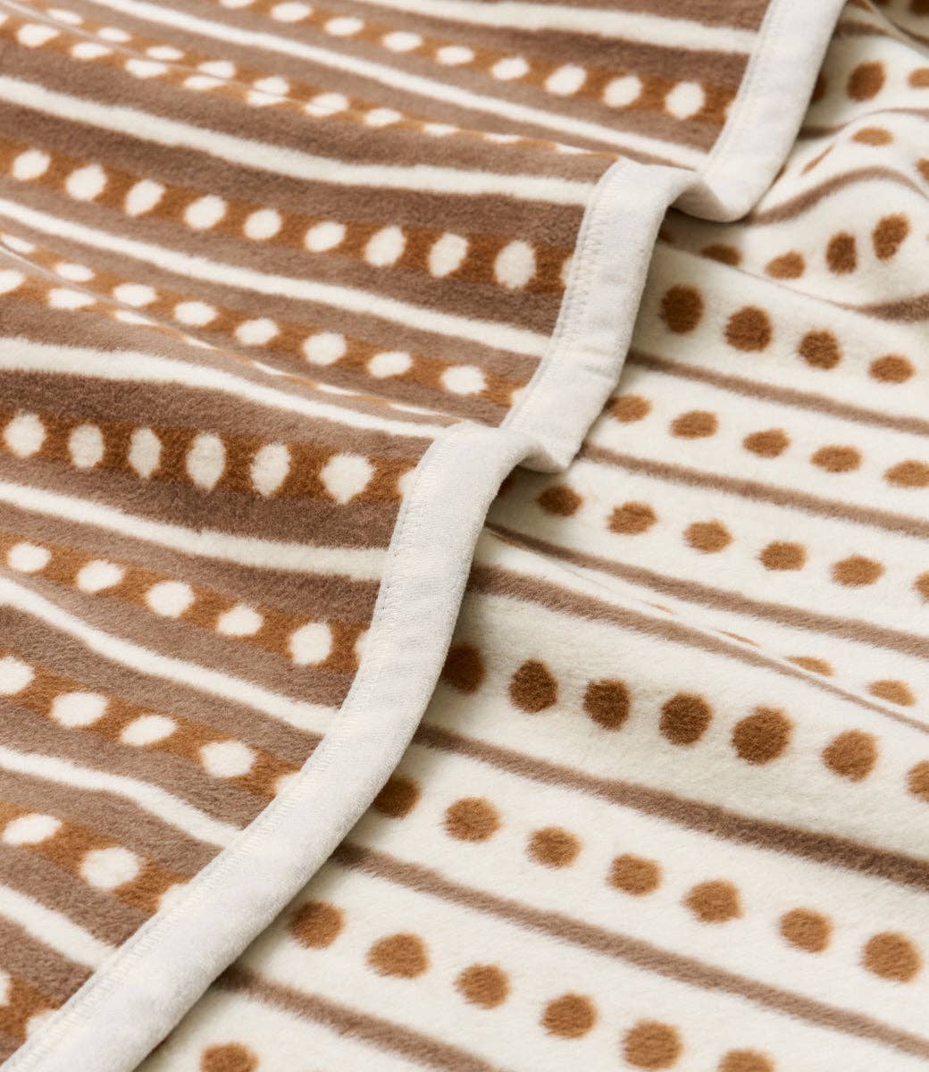 Beach Pebble Teak Blanket