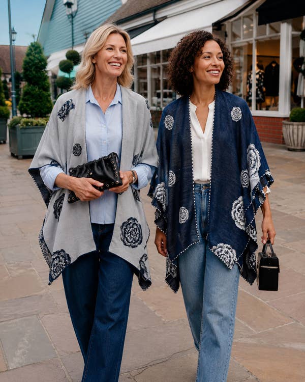 Blue / White Blossoming Reversible Short Loop Wrap