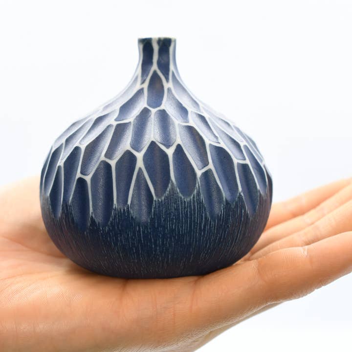 Porcelain Bud Vase Congo Tiny (Small) - Blue with White Honeycomb Pattern