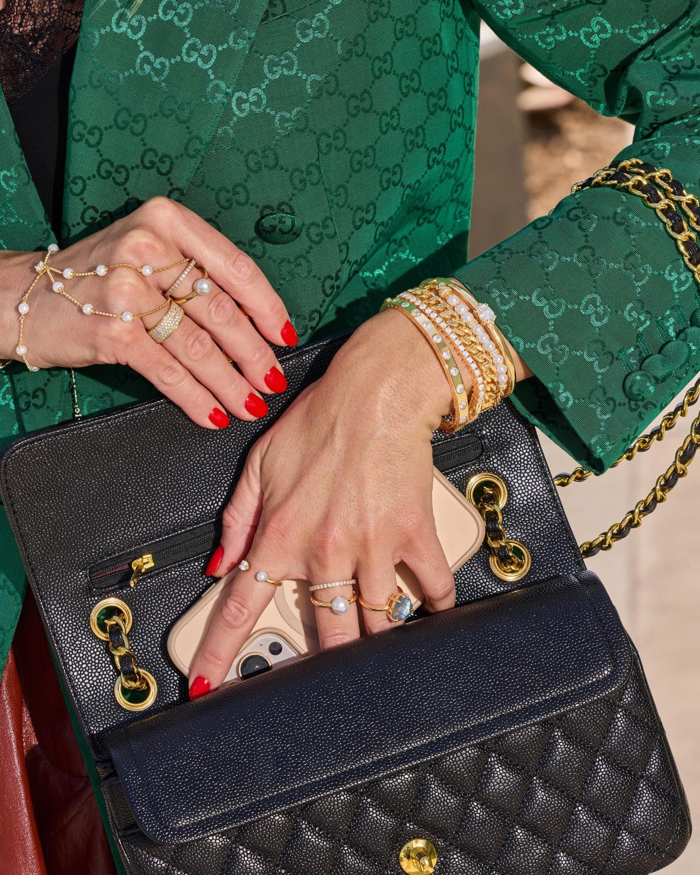 Perfect Pearl Hand-Chain - Gold