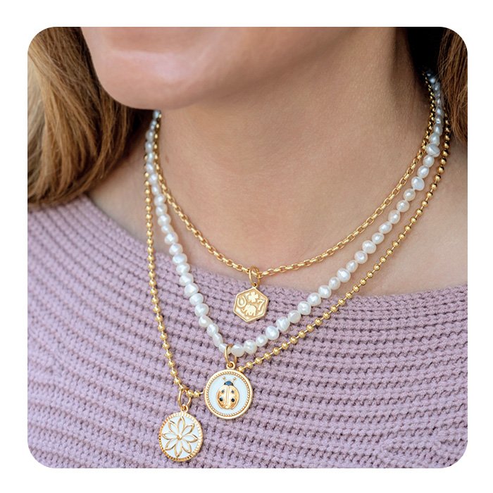 Daisy All Gold Pendant