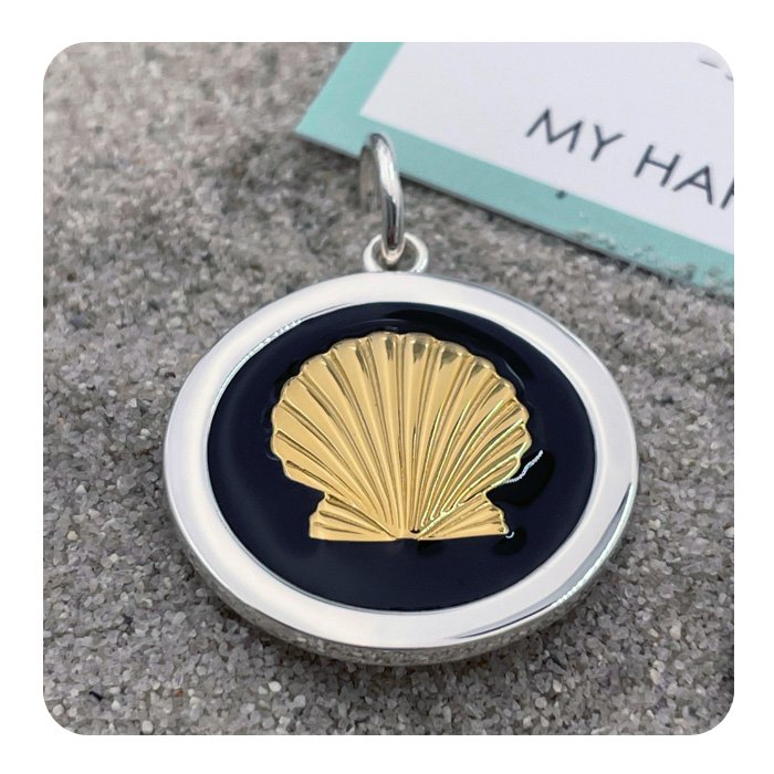 Shell Pendant Gold