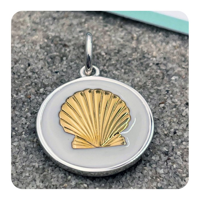 Shell Pendant Gold